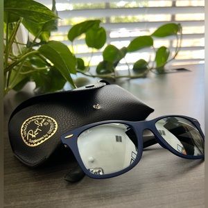 Ray-Ban Wayfarer Blue Frame Sunglasses